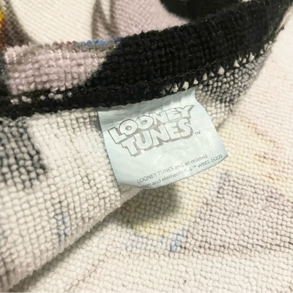 Looney Tunes Character Towel Bugs Bunny Sylvester Tasmanian Devil Tweety - Picture 13 of 16